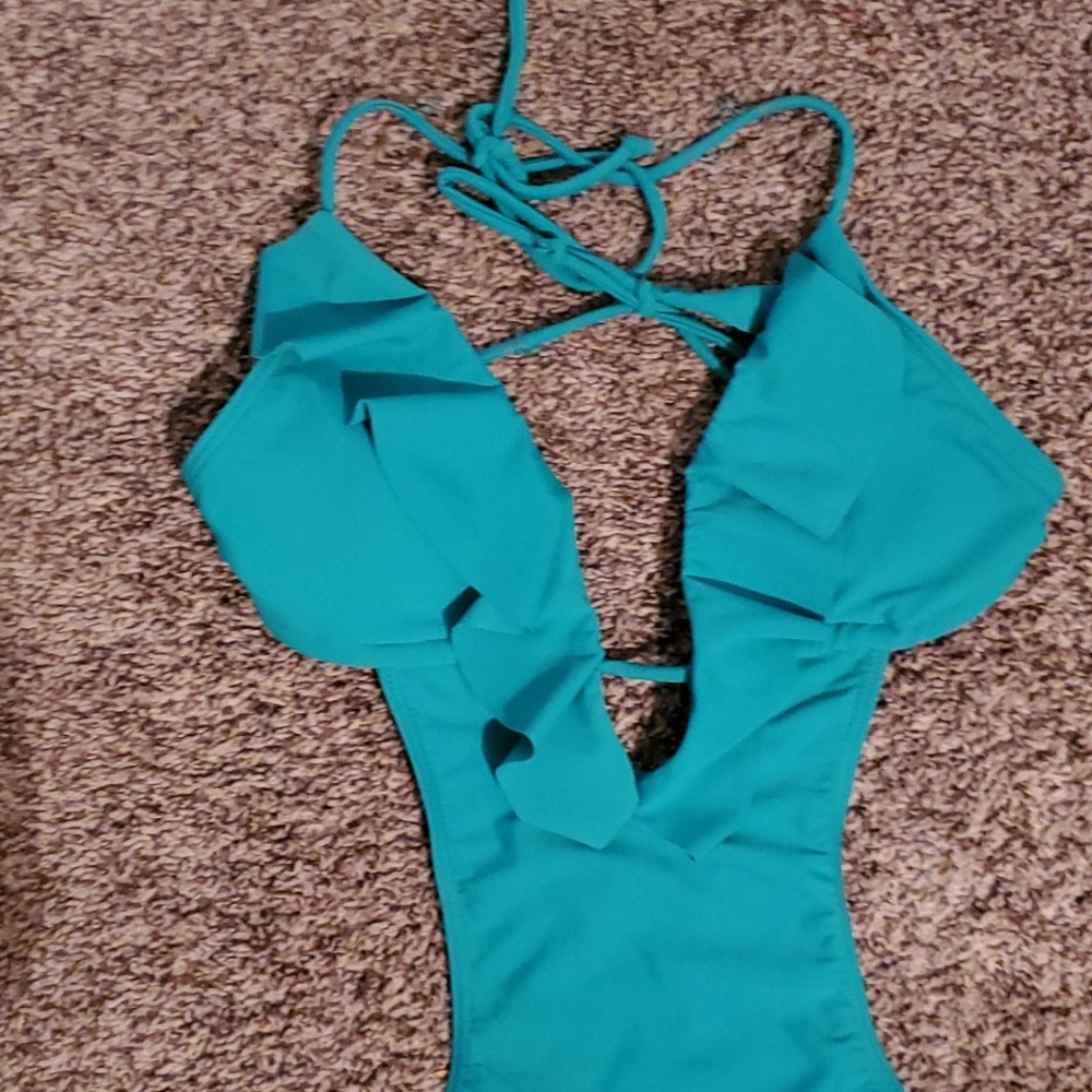 Bathing Suit - Picture 3 of 7